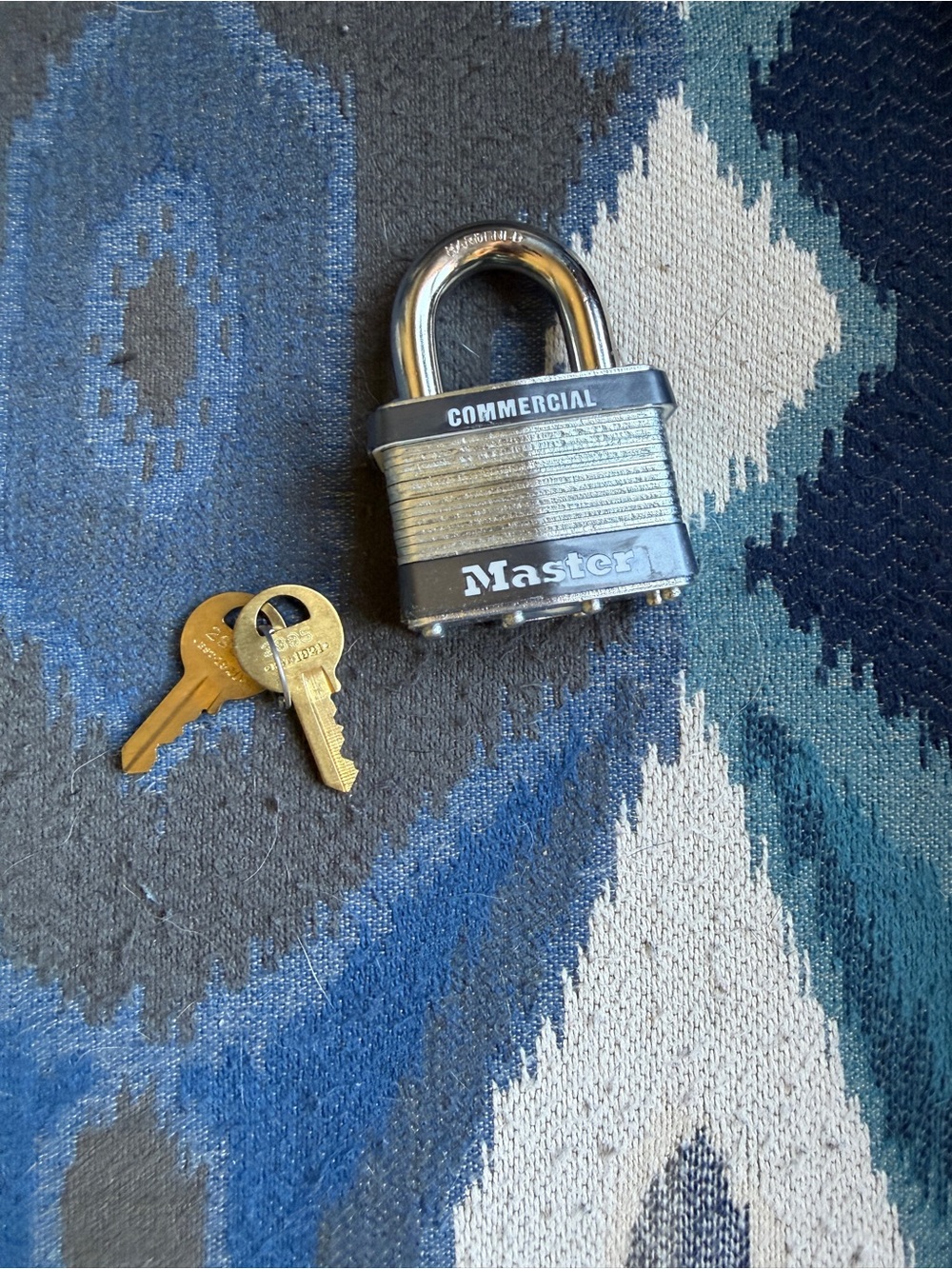 Masters Lock Commercial Padlock (White Box) - Masters - Picture 5 of 6